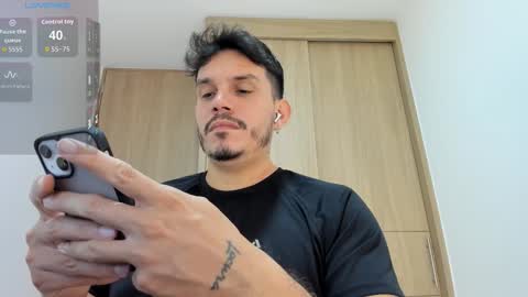 Alejandro online show from October 2025 04:04:02 AM