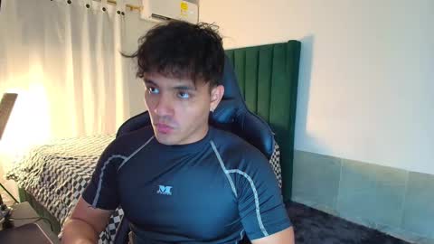 Snapshot of lei_77 chatting on December 2025 12:16:01 AM Lei online show from December 2025 12:16:01 AM