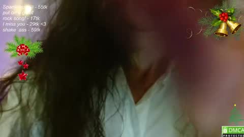 Snapshot of leia_bell chatting on December 2024 04:36:01 PM hey Im Leia and I love rock online show from December 2024 04:36:01 PM