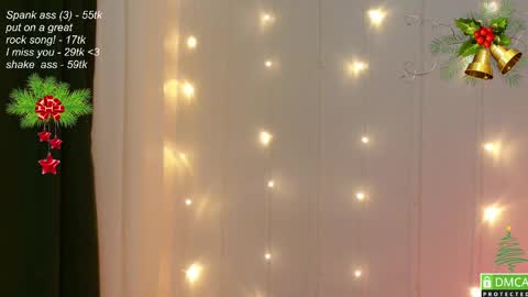 Snapshot of leia_bell chatting on December 2024 04:48:01 PM hey Im Leia and I love rock online show from December 2024 04:48:01 PM