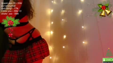 Snapshot of leia_bell chatting on December 2024 07:53:02 PM hey Im Leia and I love rock online show from December 2024 07:53:02 PM