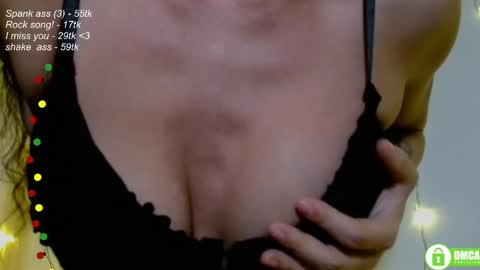 Snapshot of leia_bell chatting on January 2025 08:30:01 PM hey Im Leia and I love rock online show from January 2025 08:30:01 PM