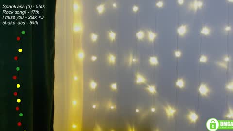 Snapshot of leia_bell chatting on January 2025 06:25:01 PM hey Im Leia and I love rock online show from January 2025 06:25:01 PM