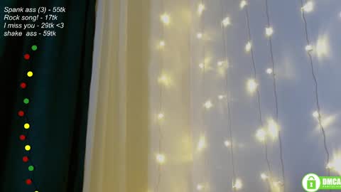 Snapshot of leia_bell chatting on February 2025 05:33:01 PM hey Im Leia and I love rock online show from February 2025 05:33:01 PM