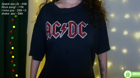 Snapshot of leia_bell chatting on March 2025 06:21:02 PM hey Im Leia and I love rock online show from March 2025 06:21:02 PM