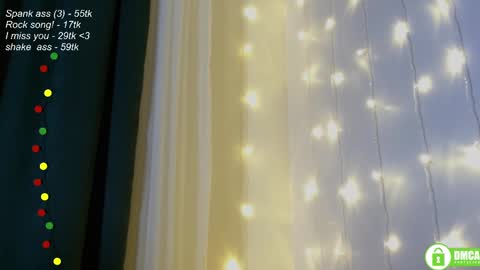 Snapshot of leia_bell chatting on March 2025 09:22:01 PM hey Im Leia and I love rock online show from March 2025 09:22:01 PM