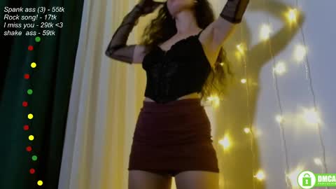 Snapshot of leia_bell chatting on March 2025 06:54:01 PM hey Im Leia and I love rock online show from March 2025 06:54:01 PM