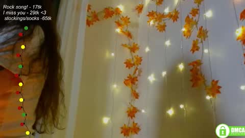 Snapshot of leia_bell chatting on October 2025 07:01:02 PM hey Im Leia and I love rock online show from October 2025 07:01:02 PM