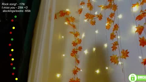 Snapshot of leia_bell chatting on October 2025 07:12:02 PM hey Im Leia and I love rock online show from October 2025 07:12:02 PM