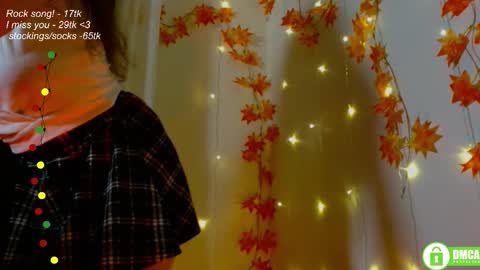 Snapshot of leia_bell chatting on November 2025 08:14:01 PM hey Im Leia and I love rock online show from November 2025 08:14:01 PM