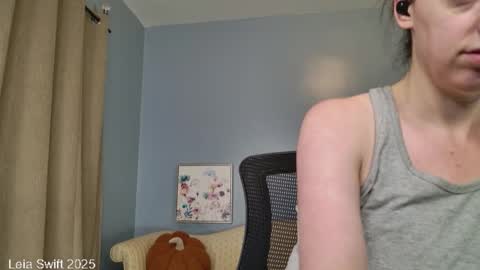 Leia Swift online show from October 2025 09:07:01 AM