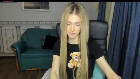 Leila Morriss online show from December 2024 10:14:02 PM