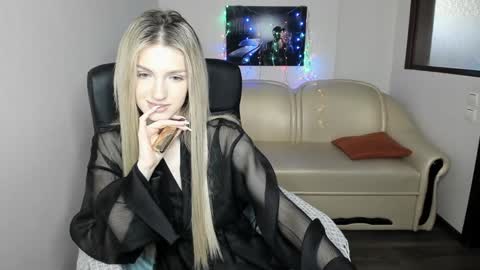 Leila Morriss online show from December 2024 12:02:01 AM