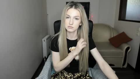 Leila Morriss online show from December 2024 03:24:01 AM