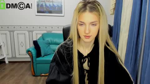 Leila Morriss online show from December 2024 08:07:02 PM