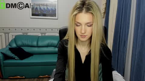 Leila Morriss online show from December 2024 08:29:01 PM