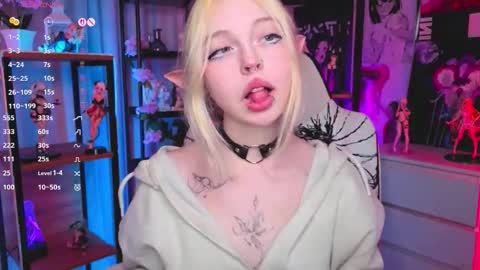 Leila online show from November 2025 04:42:01 PM