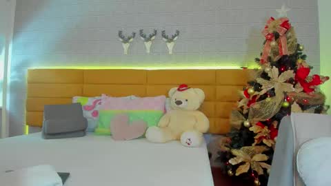   online show from November 2025 08:30:01 PM