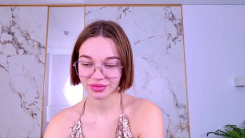 Snapshot of leilalawson chatting on December 2024 07:07:02 PM LeilaLawson online show from December 2024 07:07:02 PM