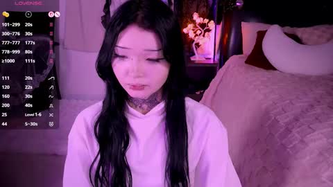 Snapshot of lein_bone chatting on November 2025 12:27:01 AM Lein online show from November 2025 12:27:01 AM