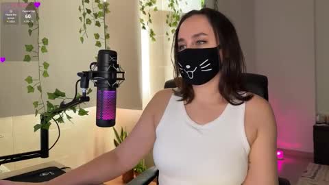 Lemi online show from November 2025 03:35:01 PM