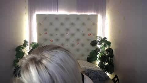 Lena online show from January 2025 04:00:01 AM