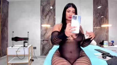 Snapshot of lenathompson chatting on March 2025 03:53:02 AM Lenathompson online show from March 2025 03:53:02 AM