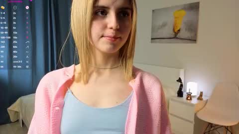 Snapshot of lenexo chatting on October 2025 06:52:01 PM Earlene online show from October 2025 06:52:01 PM