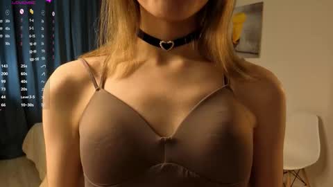 Snapshot of lenexo chatting on November 2025 09:58:01 PM Earlene online show from November 2025 09:58:01 PM