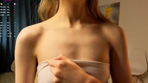 Snapshot of lenexo chatting on November 2025 10:23:02 PM Earlene online show from November 2025 10:23:02 PM