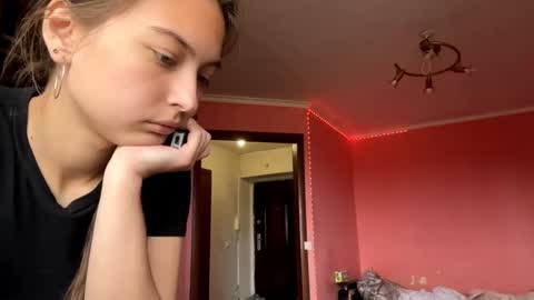 Snapshot of lenniepennachio chatting on April 2026 01:51:02 PM Hellomy name is Natalyits my first day here nice to meet you Give me 50 thumbs ups online show from April 2026 01:51:02 PM