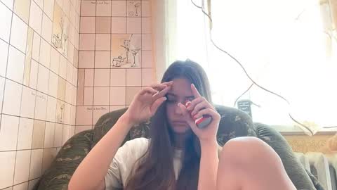 Snapshot of lenniepennachio chatting on May 2026 04:40:01 AM Hellomy name is Natalyits my first day here nice to meet you Give me 50 thumbs ups online show from May 2026 04:40:01 AM