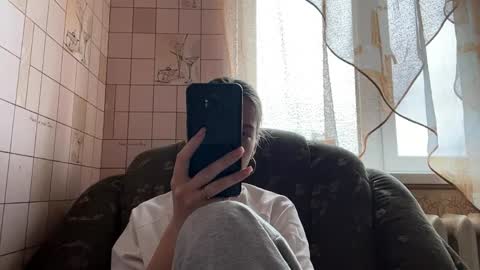 Snapshot of lenniepennachio chatting on May 2026 08:08:02 AM Hellomy name is Natalyits my first day here nice to meet you Give me 50 thumbs ups online show from May 2026 08:08:02 AM