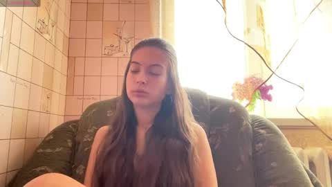 Snapshot of lenniepennachio chatting on May 2026 03:35:02 AM Hellomy name is Natalyits my first day here nice to meet you Give me 50 thumbs ups online show from May 2026 03:35:02 AM