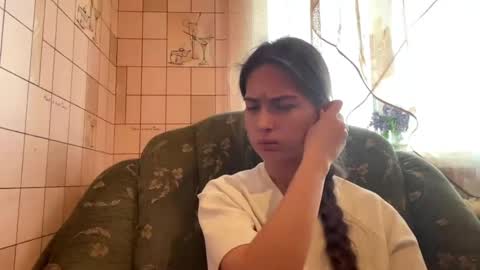 Snapshot of lenniepennachio chatting on May 2026 04:13:01 PM Hellomy name is Natalyits my first day here nice to meet you Give me 50 thumbs ups online show from May 2026 04:13:01 PM