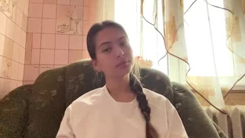 Snapshot of lenniepennachio chatting on May 2026 03:35:01 AM Hellomy name is Natalyits my first day here nice to meet you Give me 50 thumbs ups online show from May 2026 03:35:01 AM