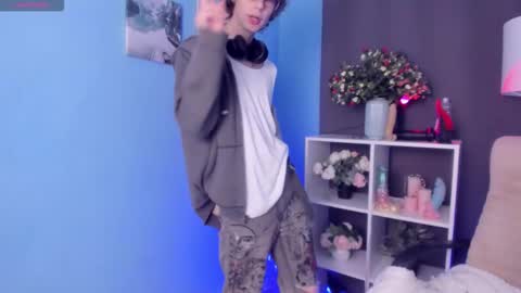 Snapshot of leo_bensyten chatting on October 2025 11:50:01 AM Leo online show from October 2025 11:50:01 AM