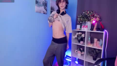 Snapshot of leo_bensyten chatting on October 2025 01:02:02 PM Leo online show from October 2025 01:02:02 PM