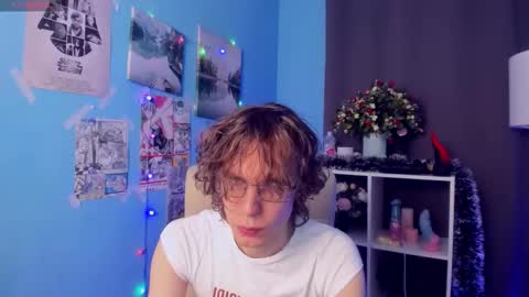 Snapshot of leo_bensyten chatting on December 2025 01:38:02 PM Leo online show from December 2025 01:38:02 PM