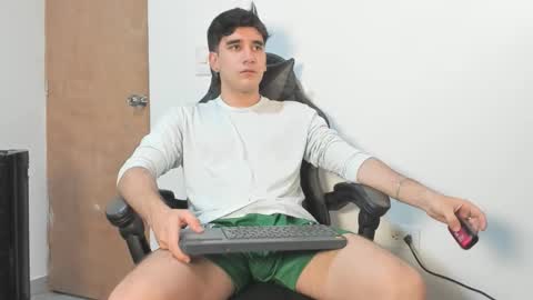 Leo Jones online show from December 2025 04:32:01 AM