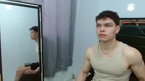 Snapshot of leo_morris chatting on December 2024 02:15:01 PM leo_morris online show from December 2024 02:15:01 PM