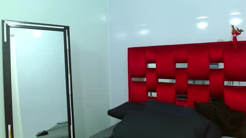 Snapshot of leo_morris chatting on January 2025 04:22:01 PM leo_morris online show from January 2025 04:22:01 PM