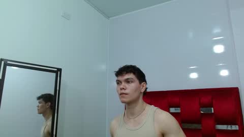 Snapshot of leo_morris chatting on January 2025 03:23:01 PM leo_morris online show from January 2025 03:23:01 PM