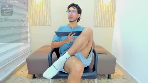 Snapshot of leo_sanz6 chatting on June 2026 12:28:02 PM LEO online show from June 2026 12:28:02 PM
