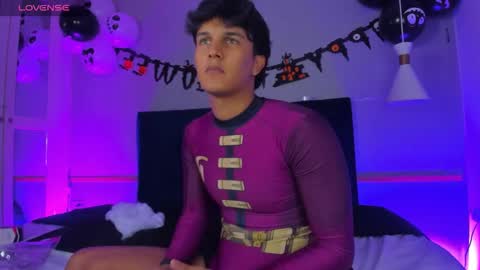 Snapshot of leo_savage_ chatting on October 2025 04:33:01 AM Leo online show from October 2025 04:33:01 AM