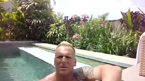 TheBigLeo online show from October 2025 05:33:02 AM