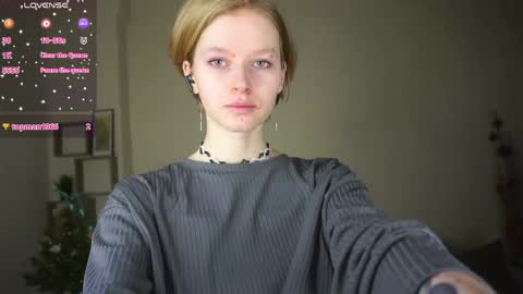 Hello Im Roxy Im just starting my journey here so lets get acquainted online show from April 2026 07:03:02 PM