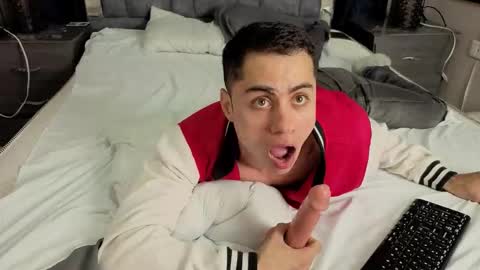 Snapshot of leomonnroe chatting on January 2026 07:17:02 PM leomonnroe online show from January 2026 07:17:02 PM