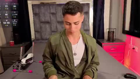 Snapshot of leomonnroe chatting on July 2026 08:11:01 PM leomonnroe online show from July 2026 08:11:01 PM