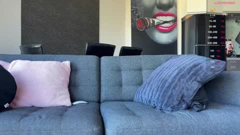 Leon online show from February 2025 03:08:02 AM